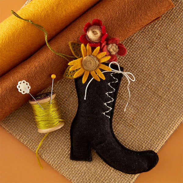 Spellbinders Dies Felt Harvest Witch Boot